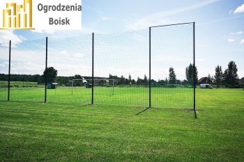 Boisko sportowe - dobra siatka na boisko - Wieszane siatki ochronne